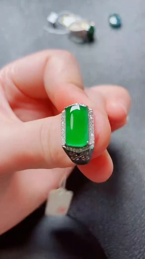 翡翠戒指银S925镶嵌1111