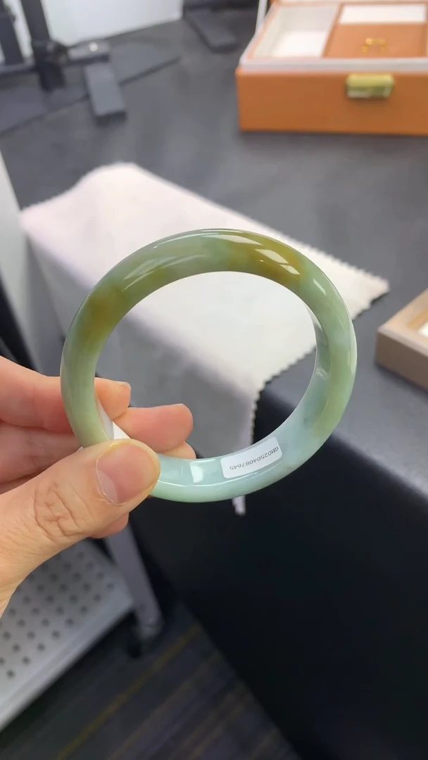 未镶嵌手镯翡翠退货需手镯吊牌标签完好