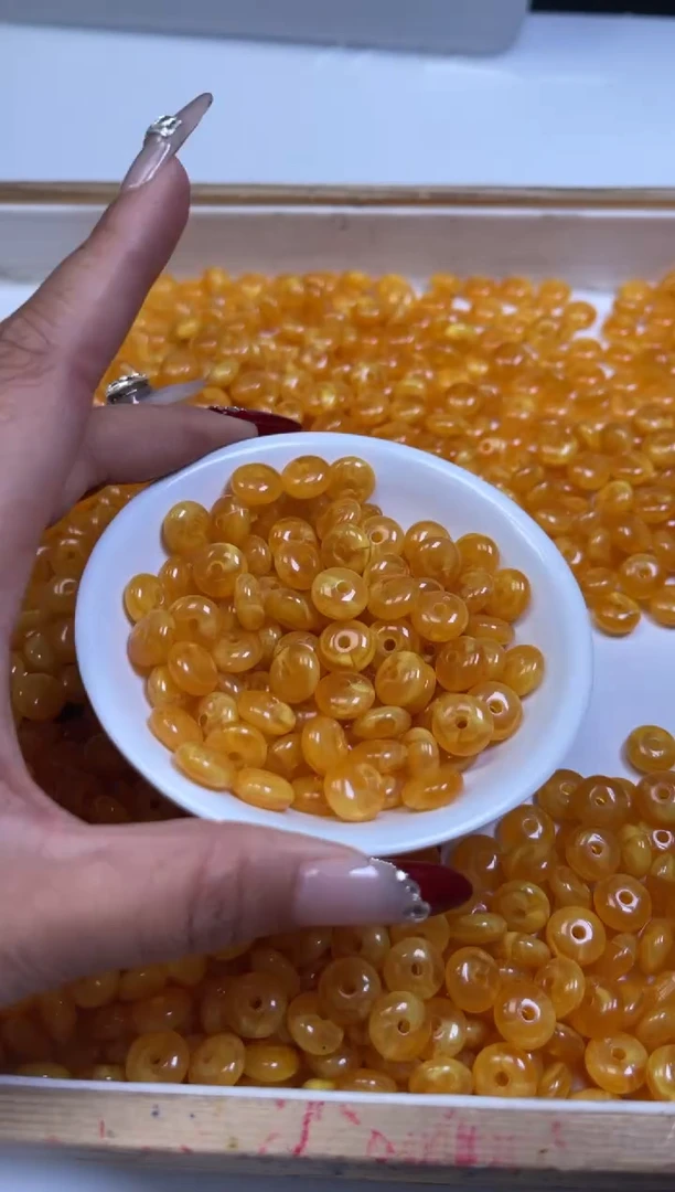 裸石蜜蜡未镶嵌M60 鸡油黄蜜蜡 飞碟5*10mm20个8元