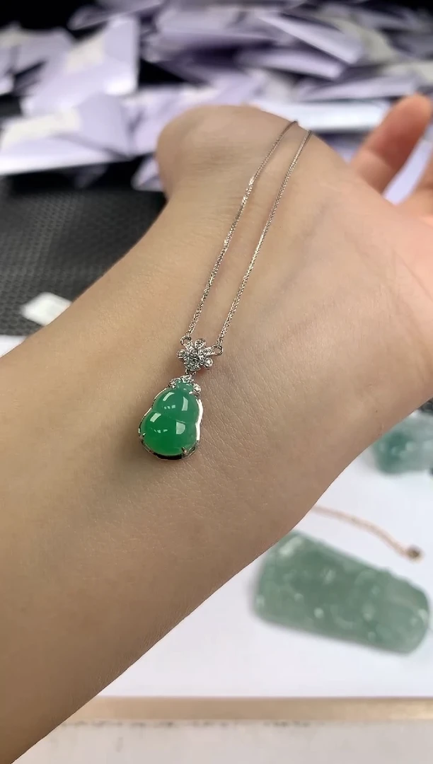 颈饰18K金镶嵌翡翠80