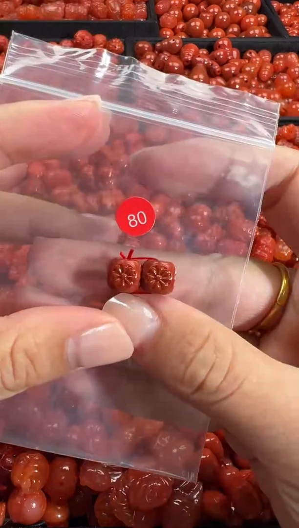 颈饰未镶嵌南红玛瑙1