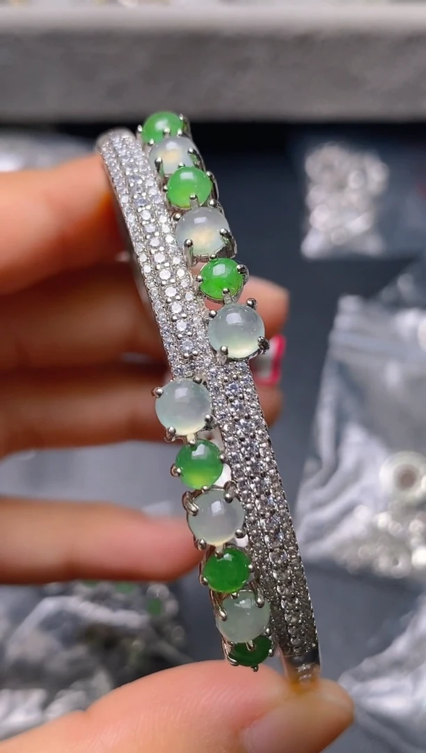 银S925镶嵌戒指翡翠百内无证书