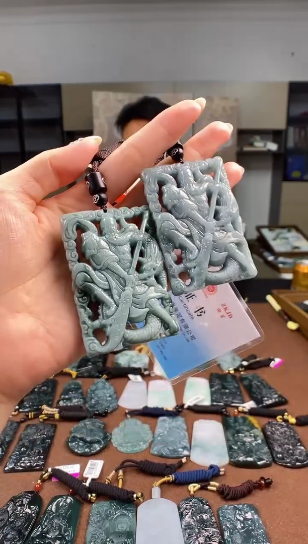 颈饰未镶嵌翡翠多样性发其一