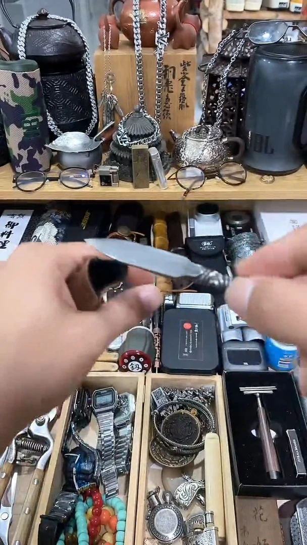 瓷片闪购商品  如图所示