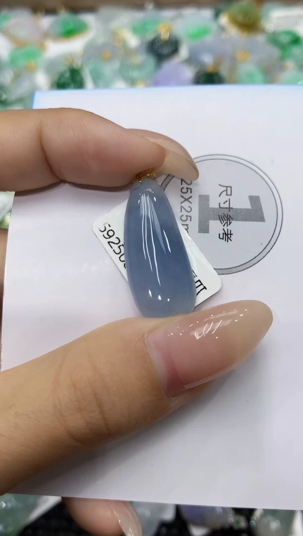 颈饰18K金镶嵌翡翠111111111111