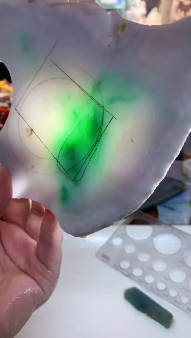 翡翠裸石0朱0翡翠珠宝425