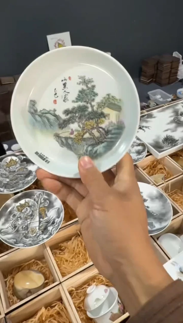 以笔为心，以瓷为纸。