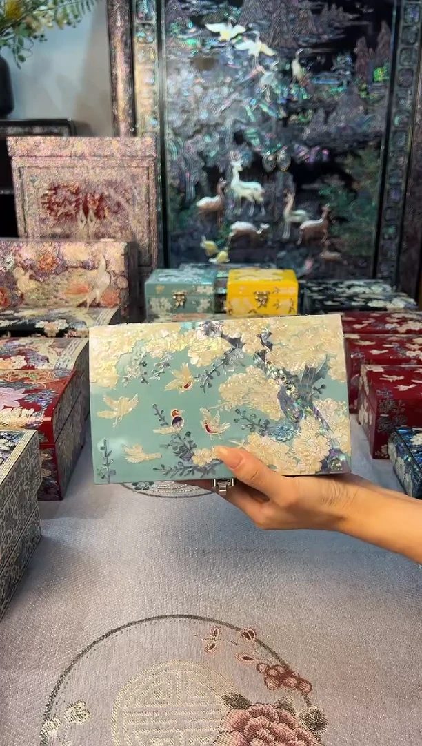 鱼锁满贝底·弘贝雅螺钿漆器文化馆