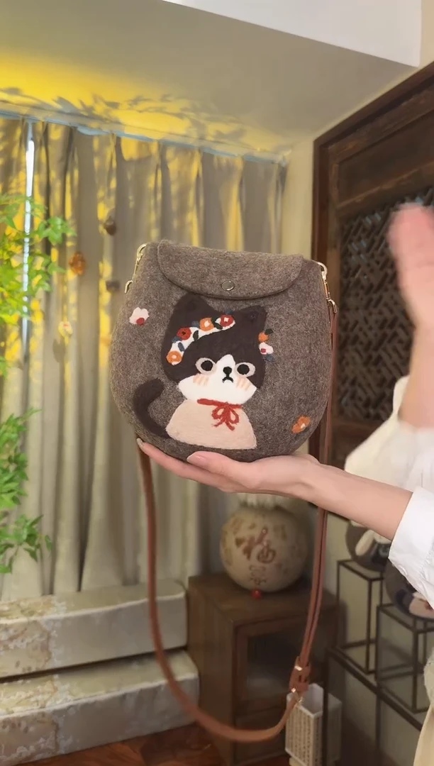 羊毛非遗纯手工包  蛋蛋包花环猫咪