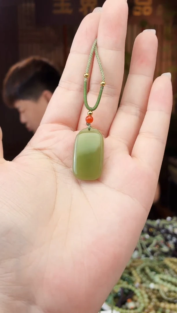 和田玉未镶嵌颈饰拍一发一