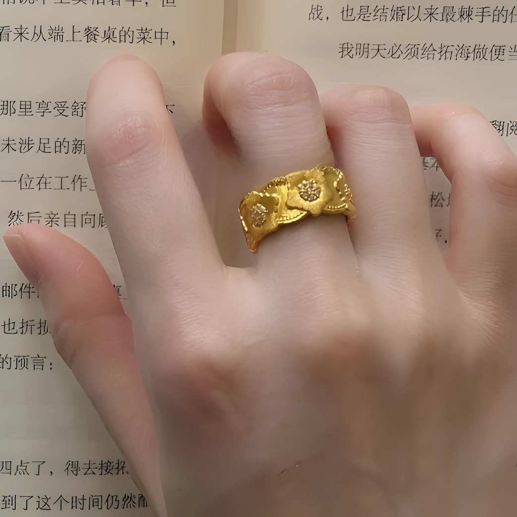 铜合金戒指 黄金色奶奶风花朵戒指精致复古指环高级百搭叠戴配饰