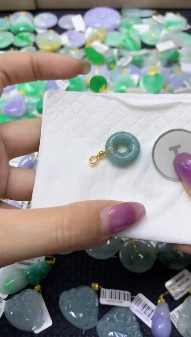 颈饰未镶嵌翡翠天然缅甸翡翠A货