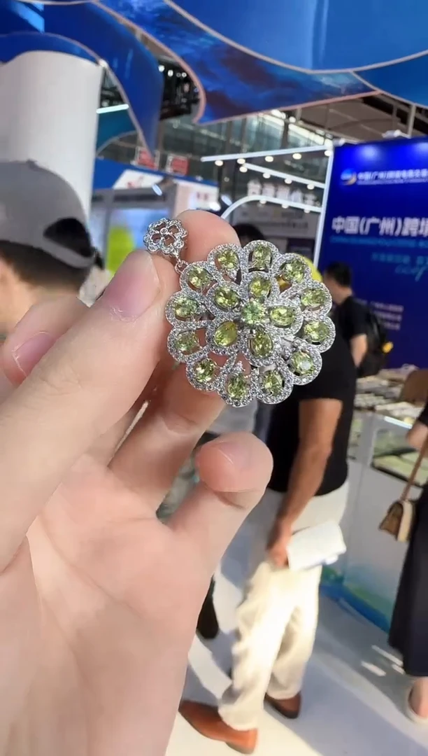 银S925镶嵌颈饰橄榄石30mm