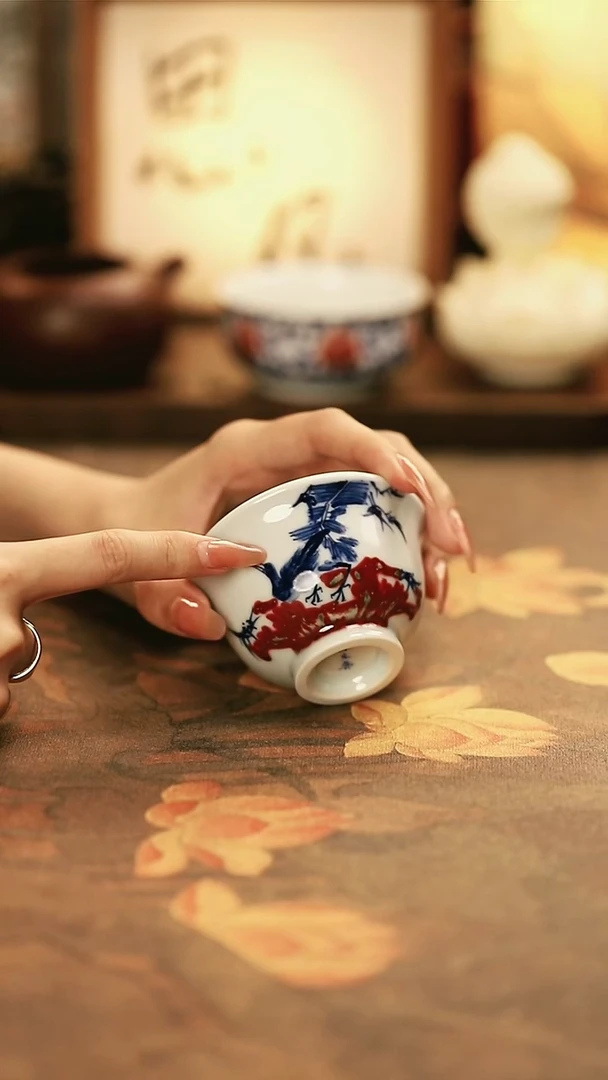 M4005/陶瓷釉里红白鹭压手杯