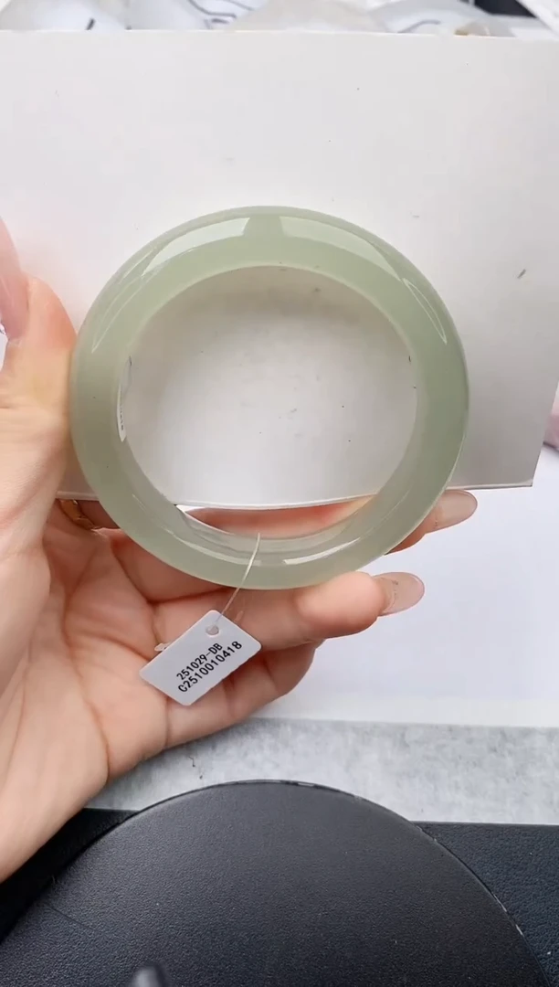 未镶嵌手镯石英质玉w93-DB56+