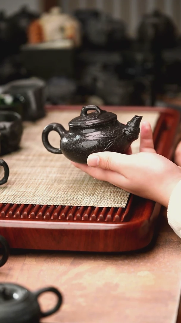 柯荣盛老师作品冰碛岩重工雕刻竹节报春壶