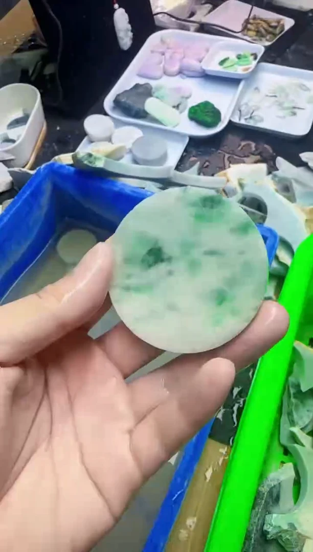 颈饰未镶嵌翡翠农**哥079天然A货翡翠