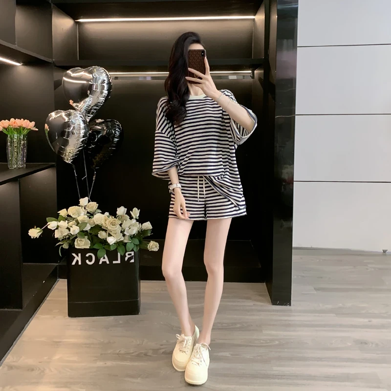 【现货】网红休闲条纹运动韩系穿搭套装女2025洋气阔腿裤两件套潮