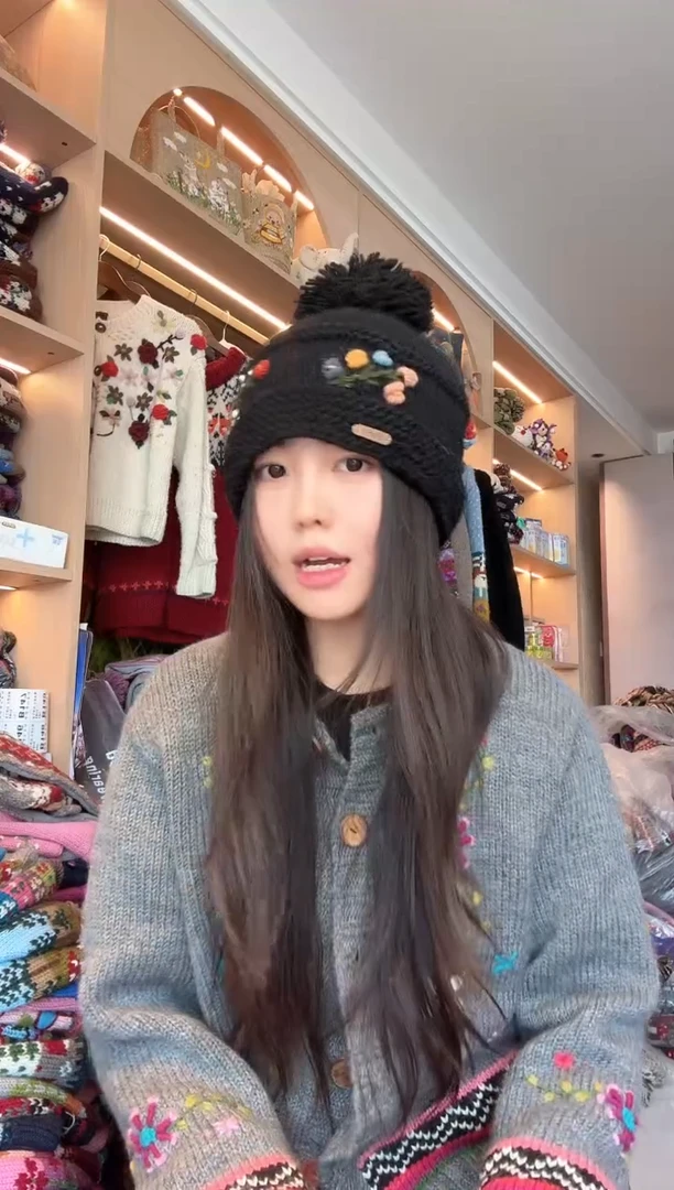 羊毛黑色立体花帽