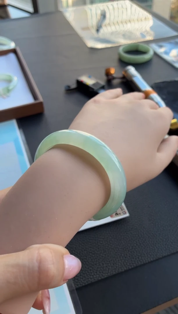 未镶嵌手镯翡翠69号51.5*44.7*12.8*7.9贵妃