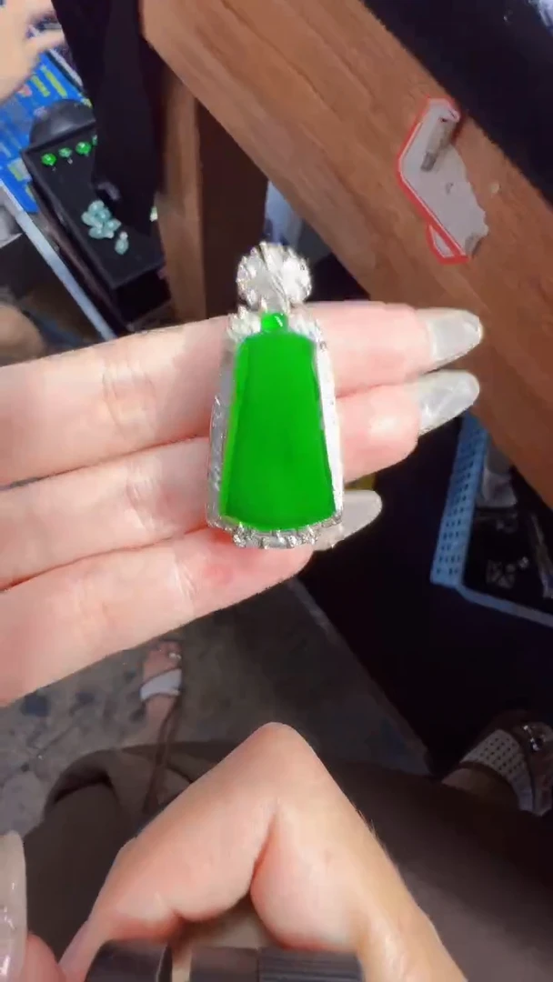 未镶嵌定制翡翠翡翠A货有轻微色差属于正常现象无事牌多样性发货1