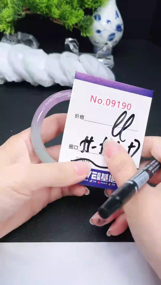 未镶嵌手镯翡翠静****悄9190