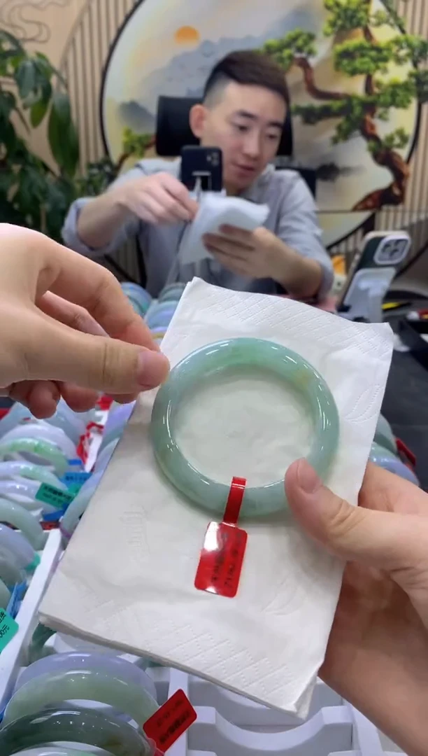 翡翠手镯未镶嵌0000008424