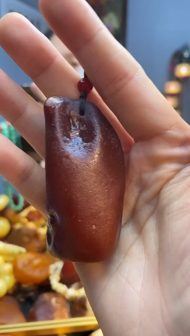 未镶嵌颈饰琥珀吊坠