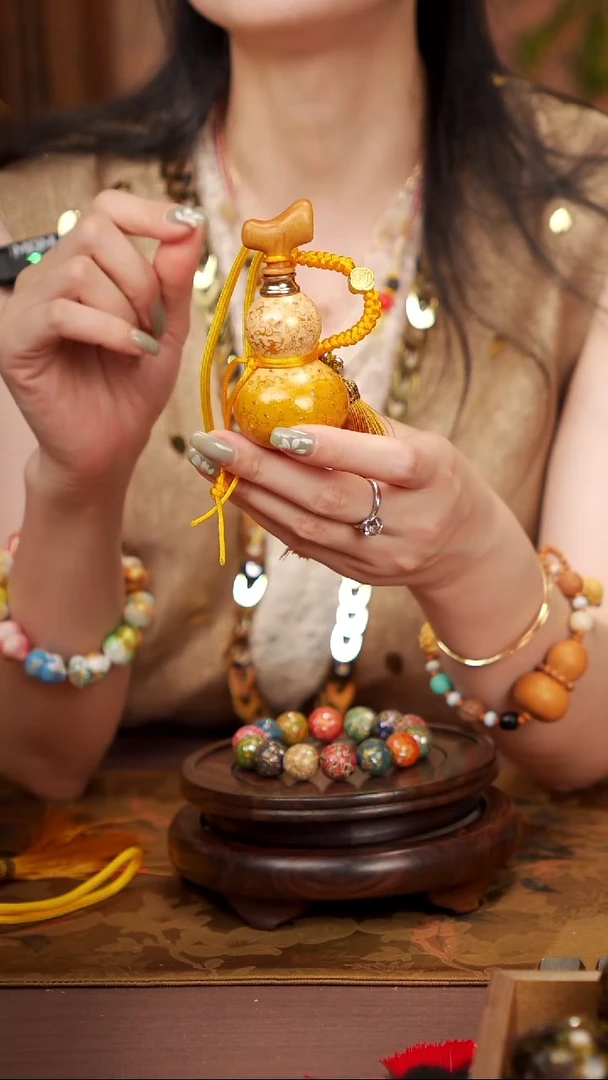 33易林大漆开口小葫芦----178