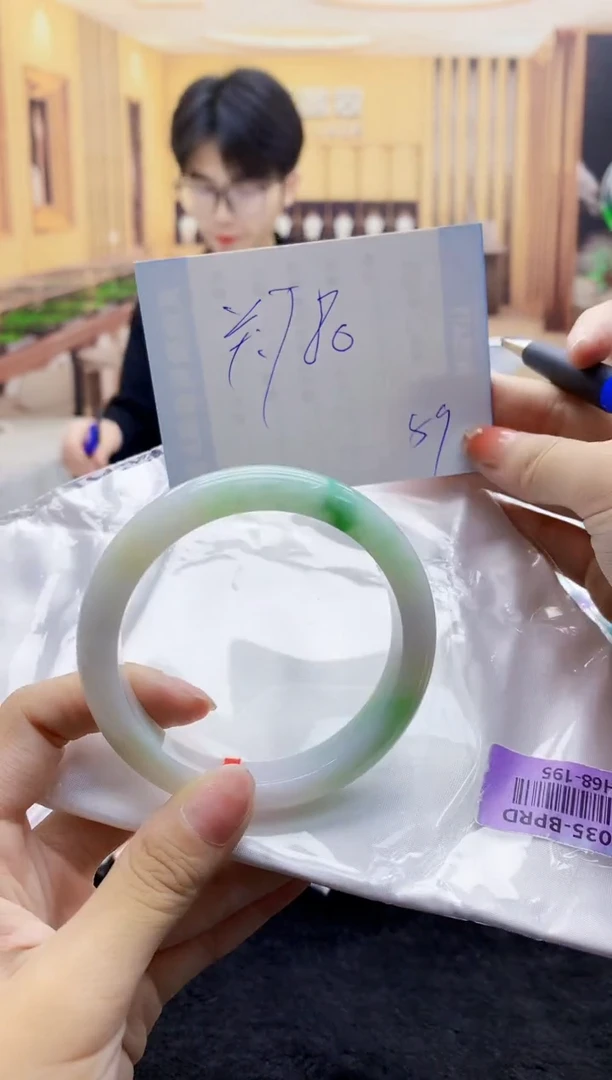 【闪购商品】翡翠手镯未镶嵌     H68-195