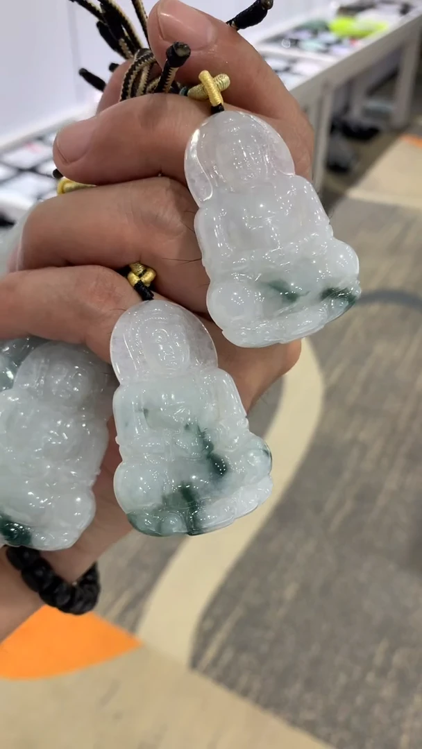 颈饰未镶嵌翡翠观音（多样性发一件）