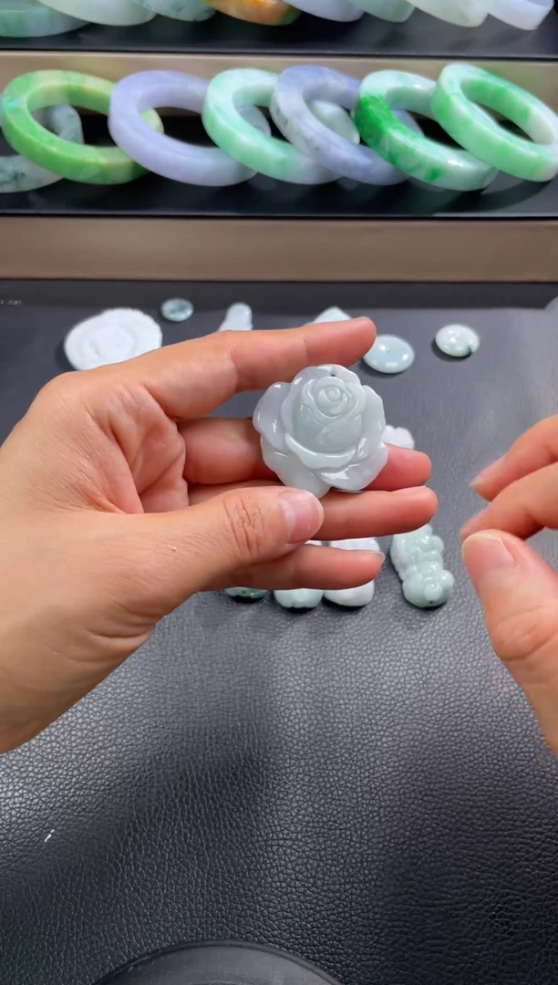 未镶嵌挂件翡翠缅甸