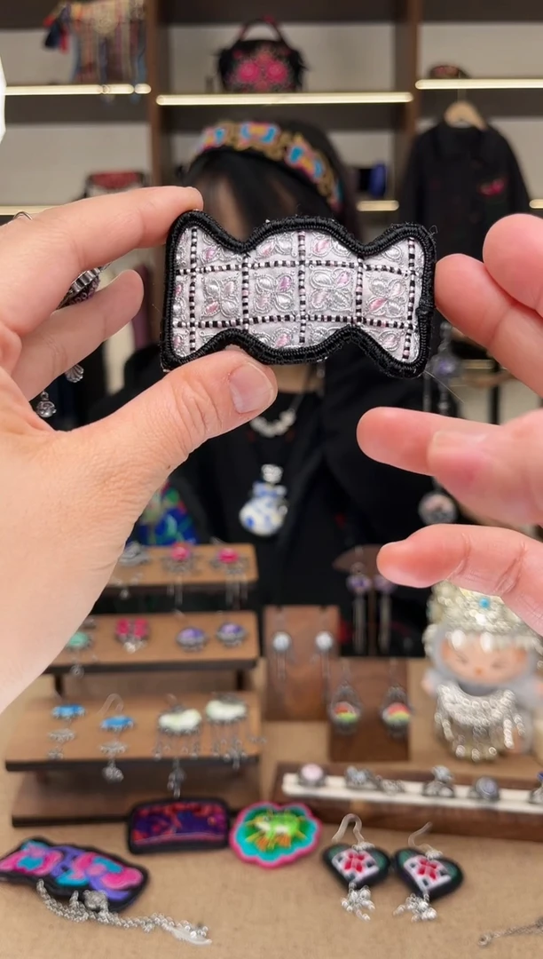 织绣1699黔东南苗族刺绣