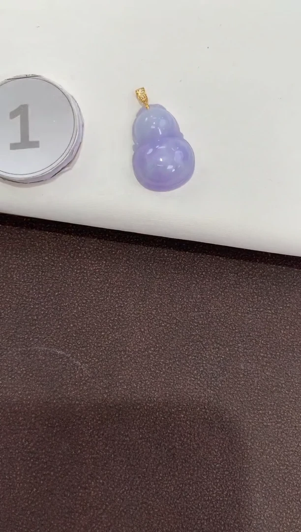 翡翠18K金镶嵌吊坠(赠链)天然缅甸a货翡翠(多样性发其一