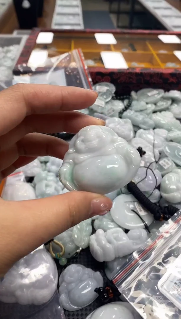 翡翠未镶嵌颈饰天然缅甸A货翡翠327