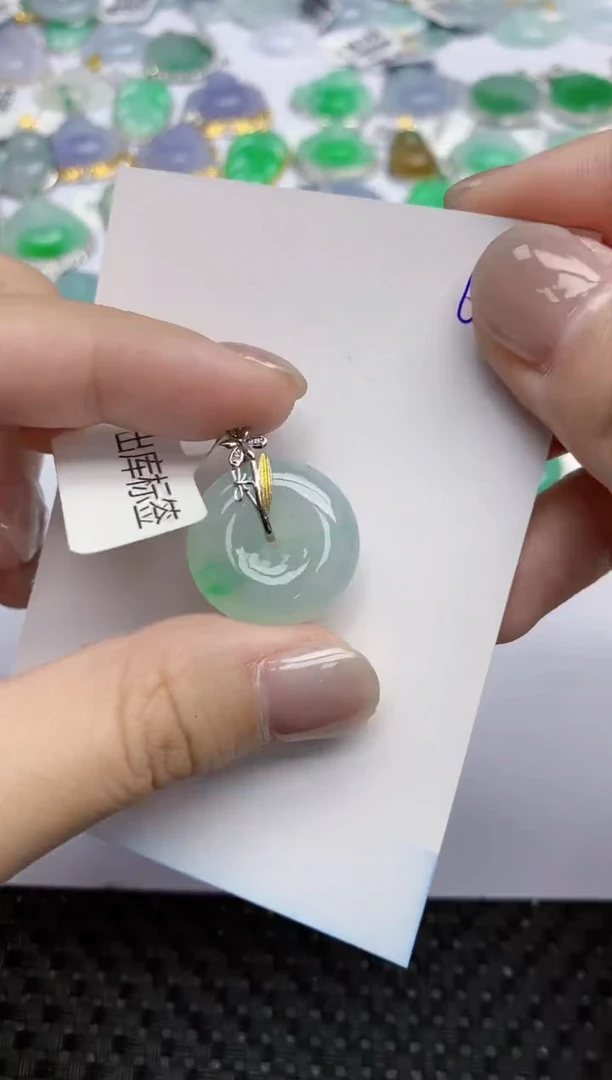 【闪购商品】翡翠挂件18K金镶嵌天然翡翠A货