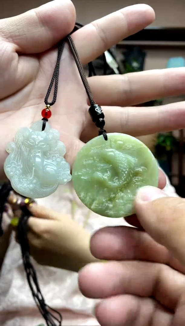 岫玉未镶嵌吊坠·