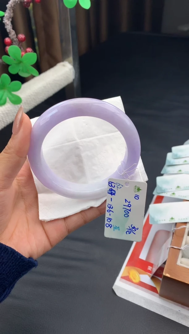 未镶嵌手镯翡翠刘*翡翠自带#送人#，假一赔三   订金