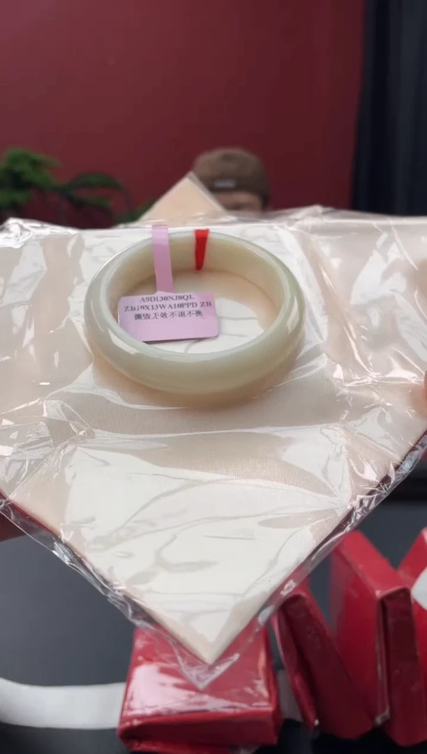 未镶嵌手镯翡翠8