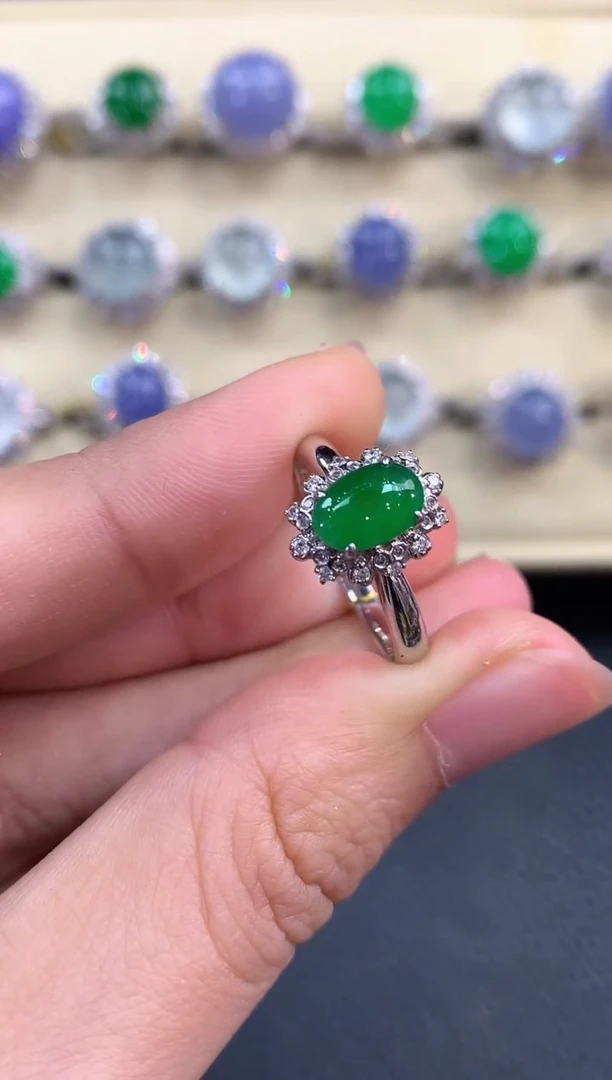 【闪购商品】翡翠戒指18K金镶嵌B70  