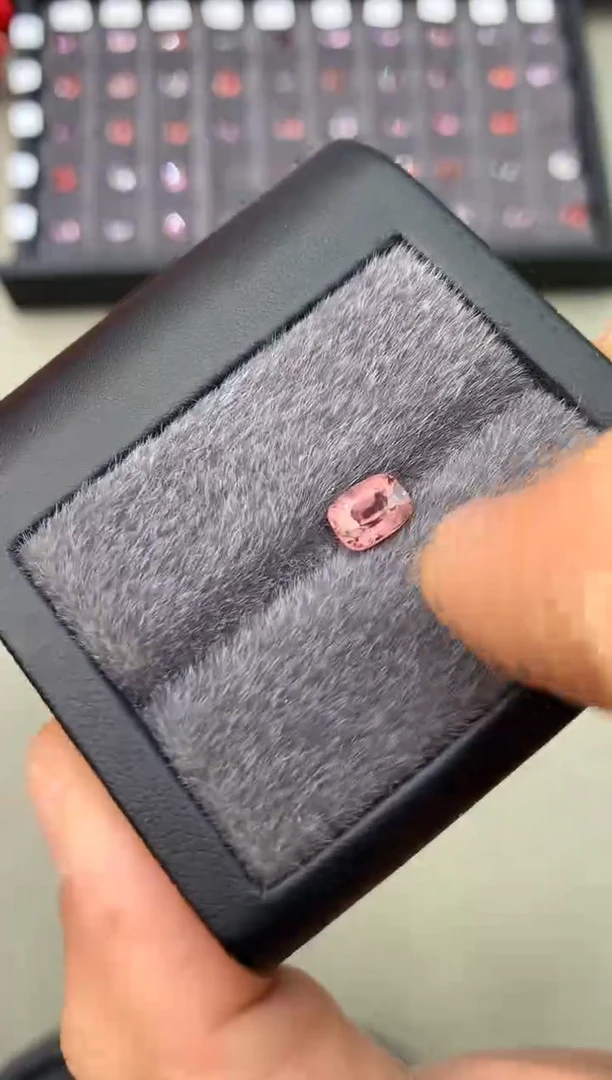 【闪购商品】定制尖晶石裸石未镶嵌1.36ct 枕型 暖色调