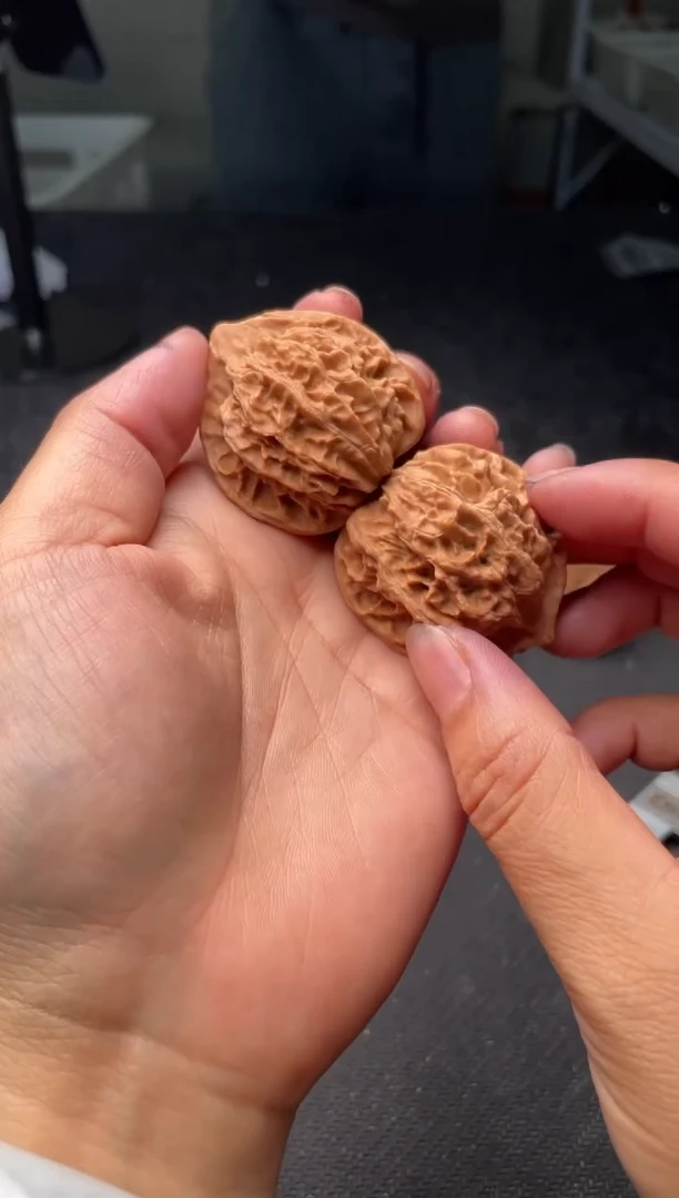 把件文玩核桃w75  灯笼 38
