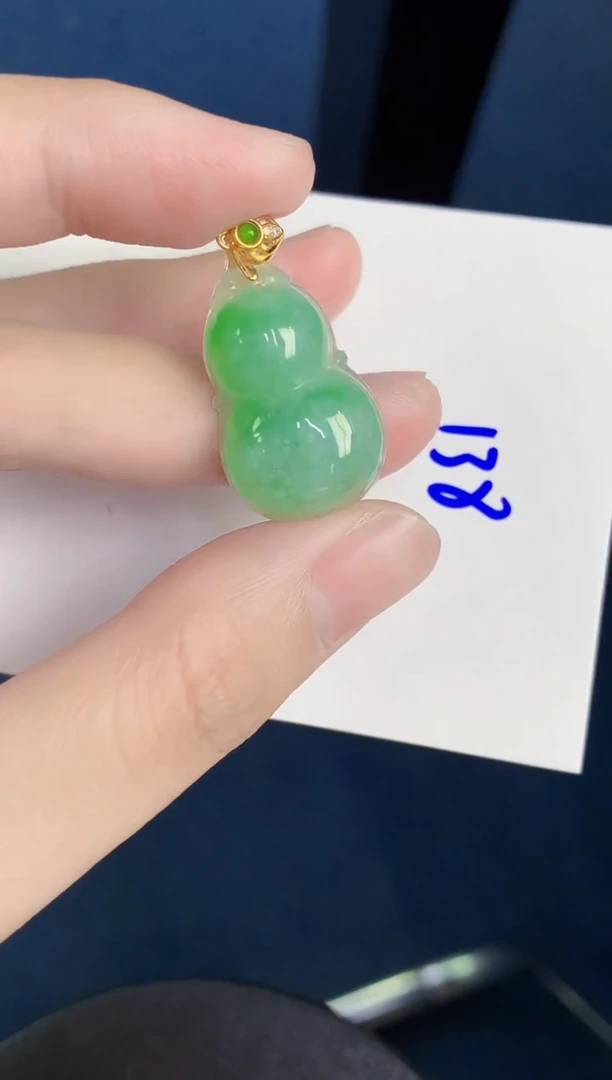 翡翠未镶嵌颈饰天然翡翠缅甸A货