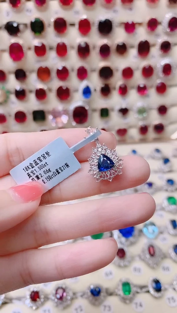 18K金吊坠蓝宝石18K金镶嵌大**子1