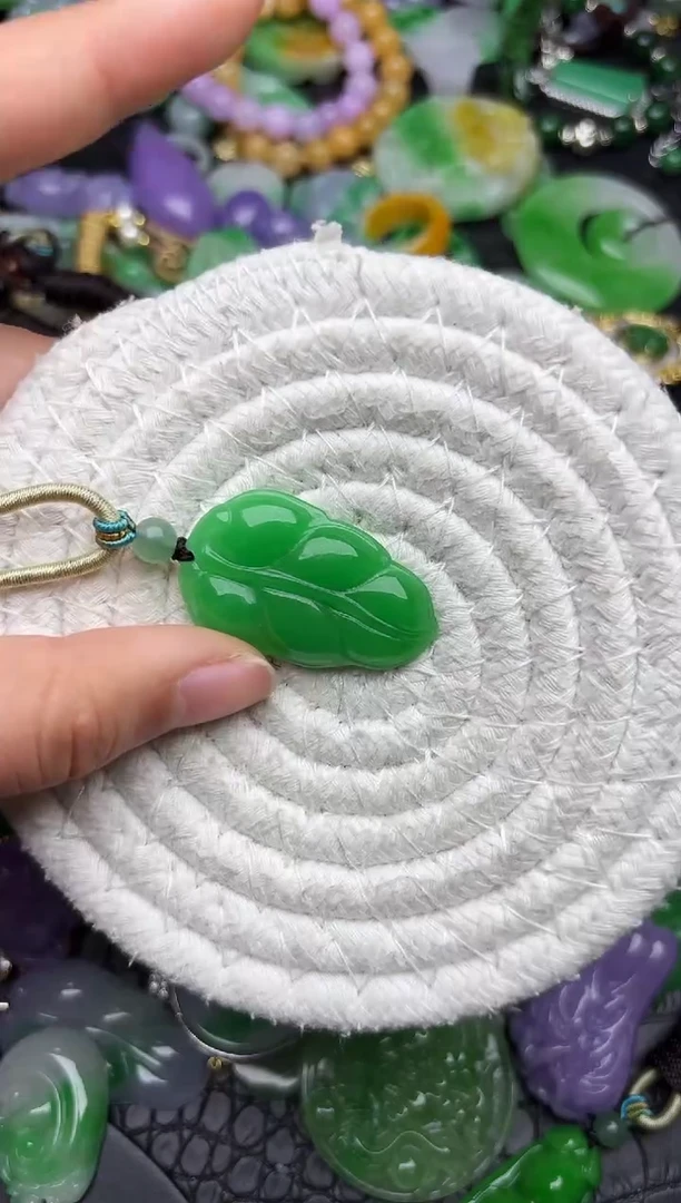 颈饰未镶嵌翡翠缅甸翡翠吊坠