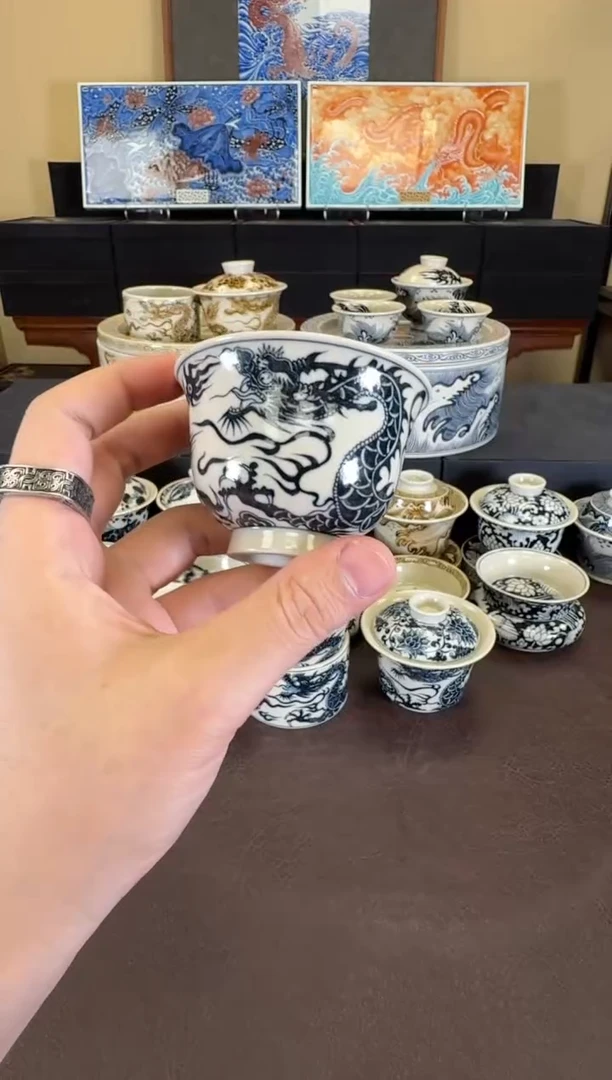 二号釉1351龙纹铃铛杯