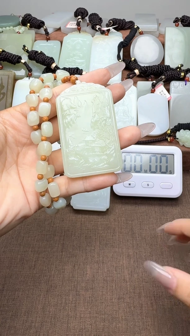 颈饰未镶嵌和田玉1