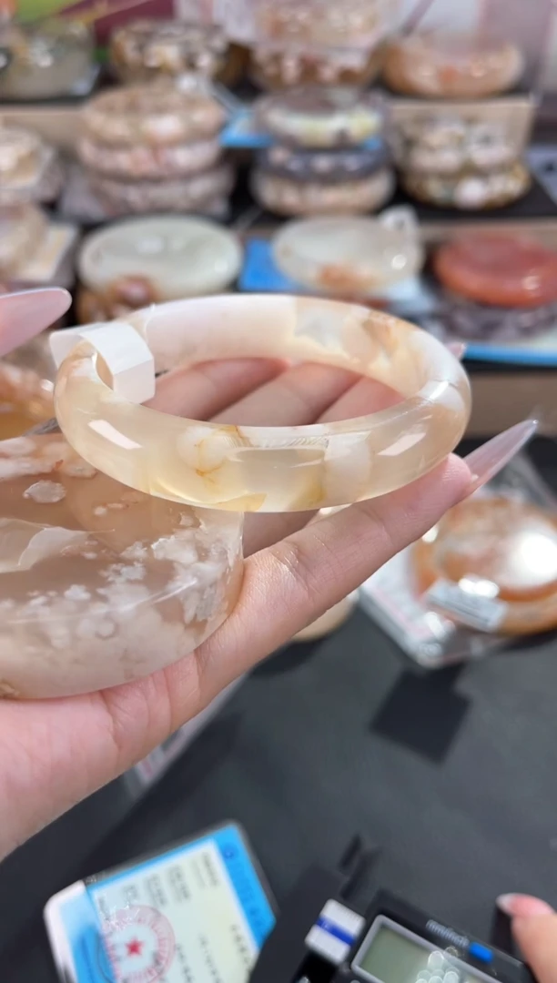 未镶嵌手镯石英质玉59