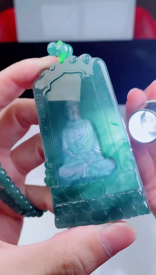 颈饰未镶嵌翡翠