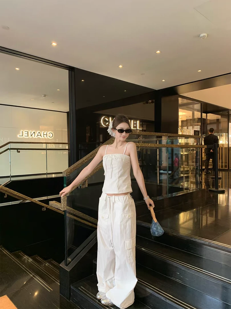 【博主zui爱】2025夏季新款纯欲性感辣妹褶皱抹胸配休闲工装裤套装